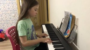 Скерцино Ю.Слонов играет Аня Вакатова 3 класс фортепиано
