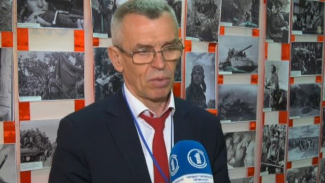 "Автобус памяти" проехал по местам боевой славы в Гомеле смотреть онлайн