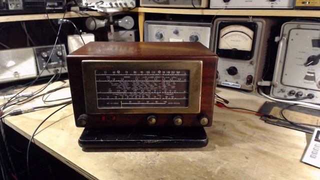 Halicrafters S-38D Communications Receiver Video #4 - Tube Voltages смотреть онлайн