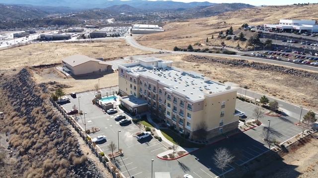 Comfort Inn Suites смотреть онлайн