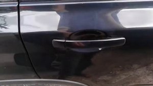 Видео: Как открыть заднюю дверь в Ниссан Х-Трейл?
