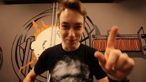 АДСКИЙ ГОЛОС ПРИ ВДЫХАНИИ ЭТОГО ГАЗА