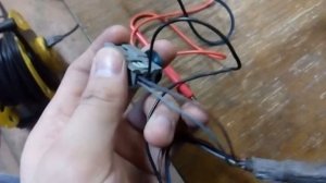 не открывается  крышка багажника volvo s60 с кнопки на ней