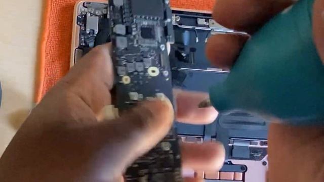 MacBook Air A2179 Año 2020 limpieza y cambio de pasta térmica