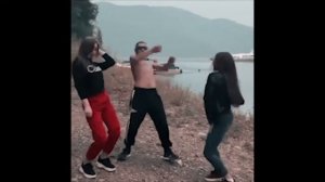 Блоггер Олег Монгол танец давай поженимся смотреть видео