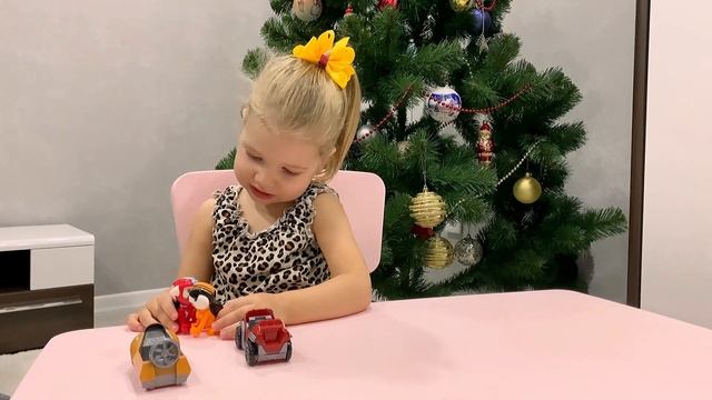 Щенячий Патруль Щенки спешат на помощь! Распаковка игрушек щенячий патруль. смотреть онлайн