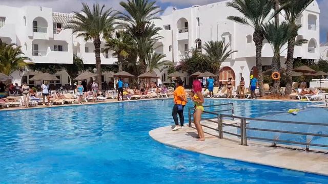 Mare e Lumea в Тунисе на Острове Джерба Seabel Aladin. Чихуахуа Малина смотреть онлайн