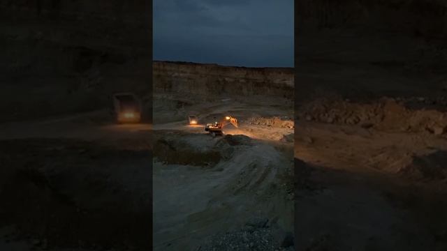 Работа на щебеночном карьере с загрузкой машин ночная смена