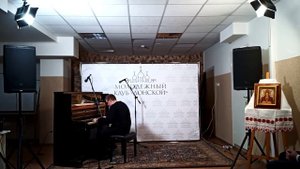 Илья Бешевли исполняет свои произведения (4)