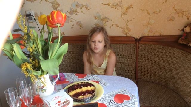 поздравление. 8марта. женский день. праздник. весна смотреть онлайн