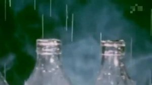 Почему в СССР молоко было в пирамидках и стеклянных бутылках???
