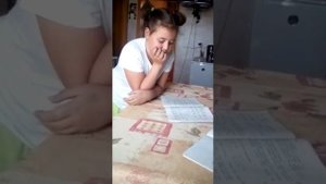 Мама сошла с ума кричит на ребёнка