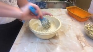 Заливной пирог на кефире с рыбной начинкой