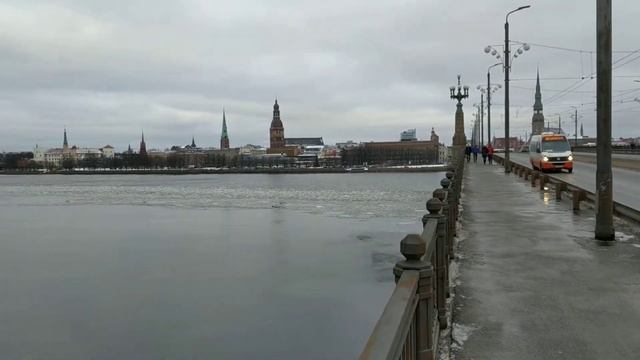 Панорама Риги 360 с Каменного моста смотреть онлайн