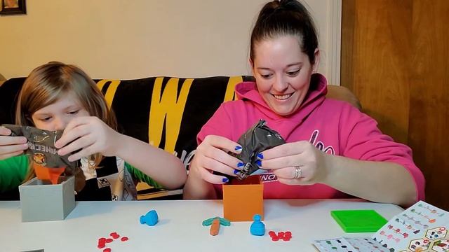 Treasure X Minecraft Overworld Series 1 Opening! смотреть онлайн