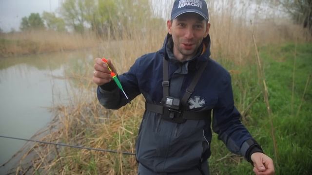 ЖОР КАРАСЯ на ЗЕЛЕНУЮ прикормку! Дождались выхода, наловили МЕШОК! смотреть онлайн