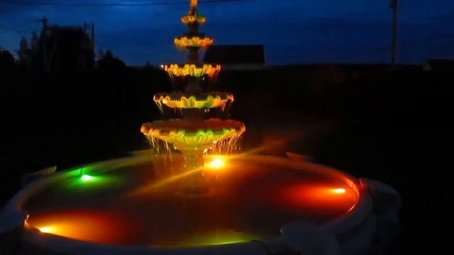 Красивый фонтан  с подсветкой. Фонтан для сада ⛲⛲⛲