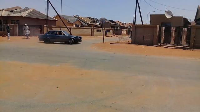 KAMOGELO SPINNING IN PROTEA GLEN SOWETO смотреть онлайн