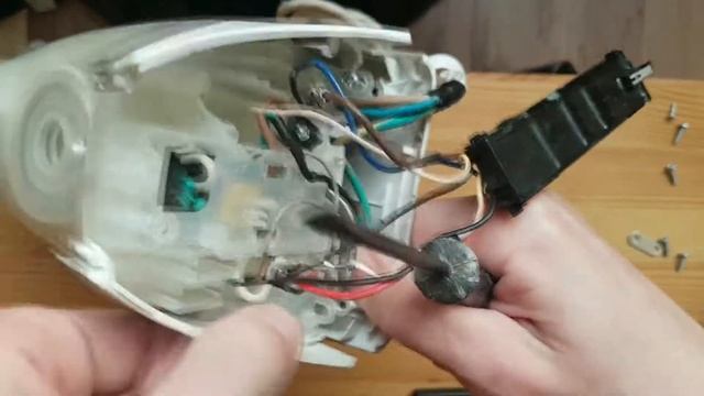 Что внутри утюга смотреть онлайн