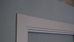 Межкомнатная дверь Скинни-2, обзор модели в сером цвете покрытие Эмалит