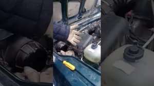 Подтекание антифриза из под крышки радиатора.2