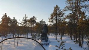 Прыжок на буране с двумя лыжами.