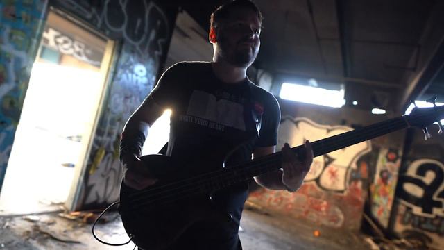 confession - 'long way home' (swineivory. bass cover) смотреть онлайн