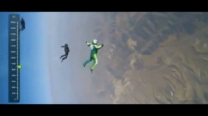 Скайдайвер совершил прыжок без парашюта с высоты 7,6 тысяч метров