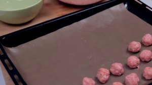 Фрикадельки Икеа с брусничным соусом