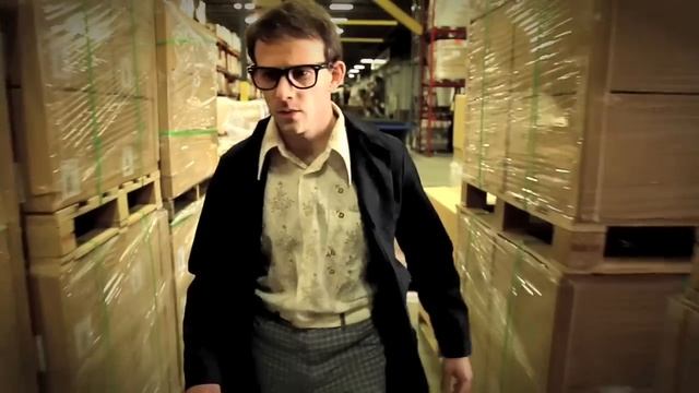 The NEW Ergotron LX Arm: It's Alive! смотреть онлайн