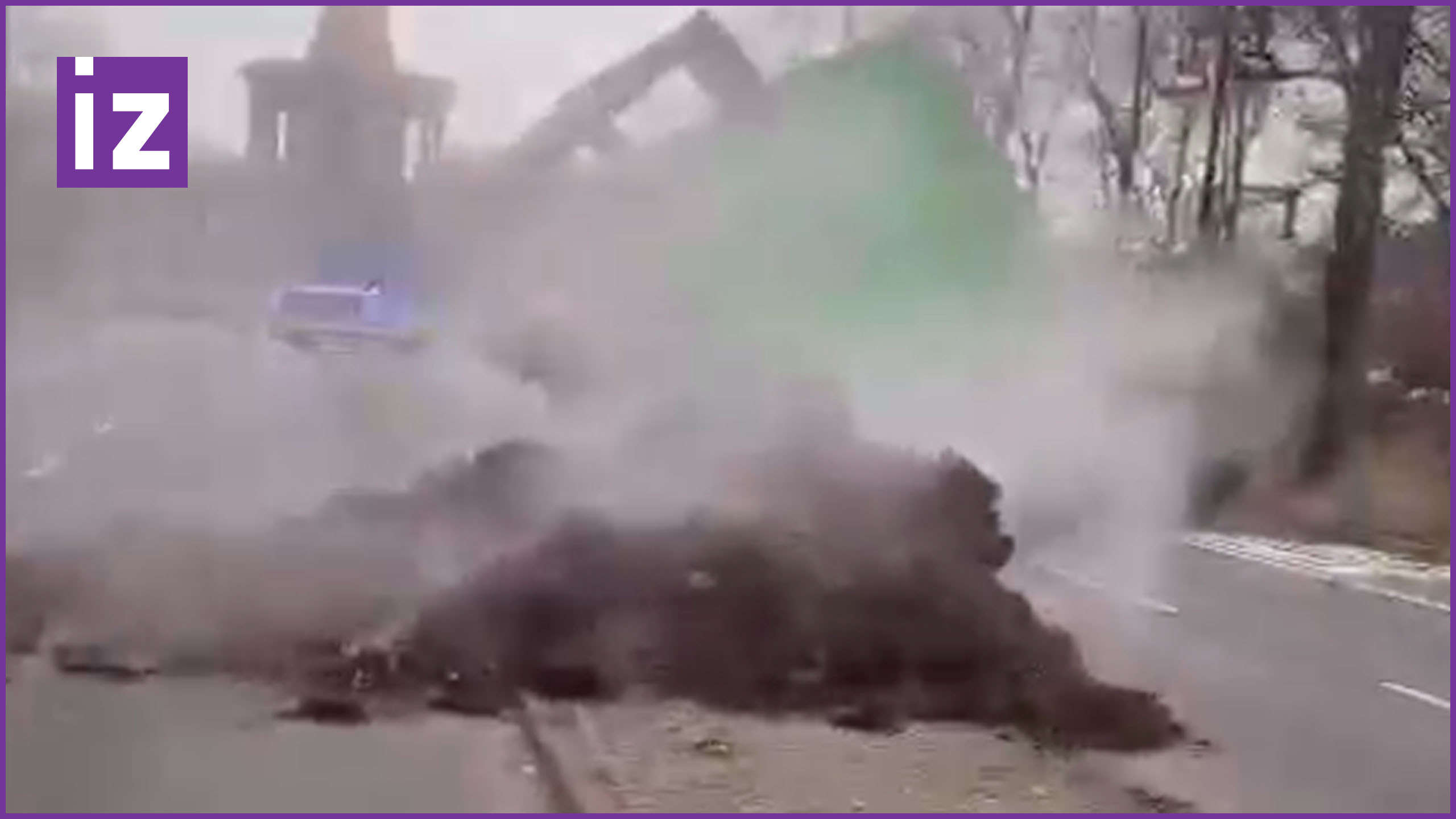 Немецкие фермеры вывалили навоз в правительственном квартале Берлина / Известия