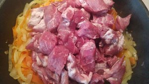 Свинина  с овощами в соусе терияки