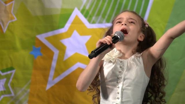 ПОПУЛЯРНАЯ СОВЕТСКАЯ ПЕСНЯ В ИСПОЛНЕНИИ ДАЯНЫ!