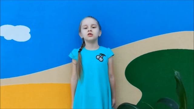 #страначитающая Дращ София читает стихотворение Т. Черненко 