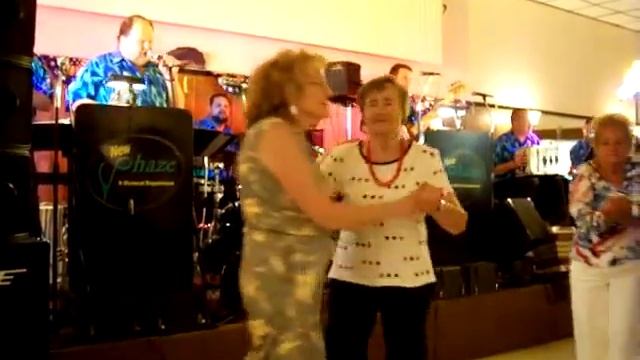 New Phaze - Four Miles To Warsaw Waltz смотреть онлайн