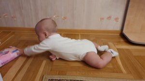 КАК НАЧИНАЮТ ПОЛЗАТЬ МАЛЫШИ? ?️ КАК ПОЛЗАЮТ НА ЧЕТВЕРЕНЬКАХ?