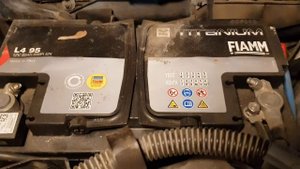 местонахождение аккумулятора mercedes-benz GLK 220