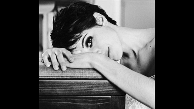 Полина САНАЕВА. Стихи. «Иногда так хочется быть женщиной-женщиной...» смотреть онлайн