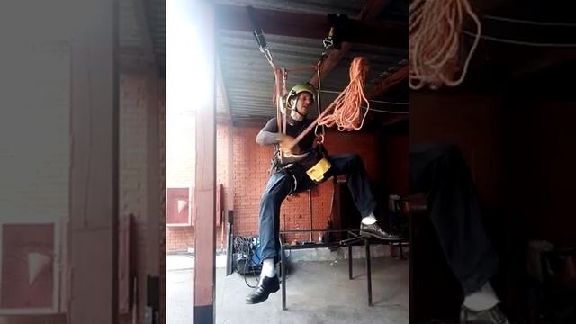 Самоспасение парапланериста. Самоспас с дерева. Paraglider self-rescue