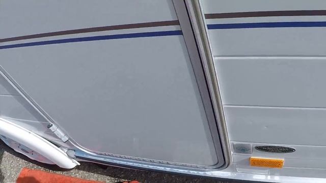 Дом на колёсах,жилого прицепа,автодома COMPASS 2002 года 750 кг