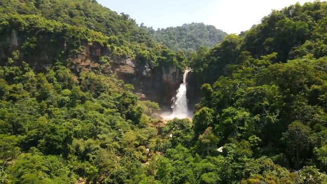 Weekend Trip from Jakarta - Mount Salak, Ciletuh Geopark & Sukabumi смотреть онлайн