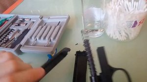 Обзор на игрушечный пистолет. Разбираем и чистим. 1 часть