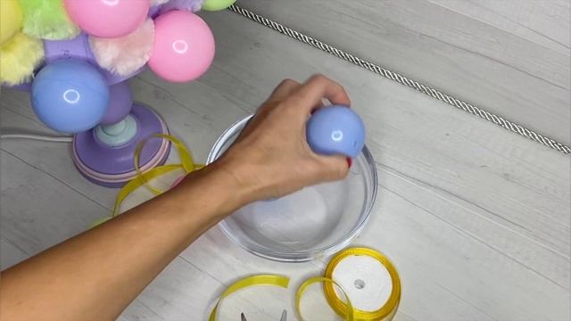 Декор настольной лампы в детскую шариками для сухого бассейна | DIY Lamp | Easy home decor смотреть онлайн