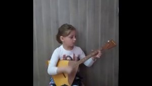 Катюша и кузнечик на балалайке