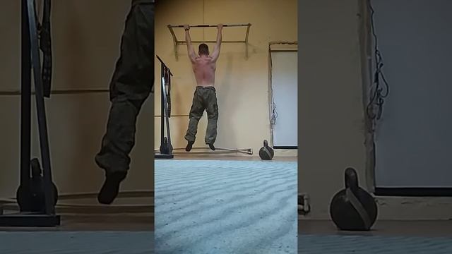 Подтягивания на 27 раз!!! смотреть онлайн