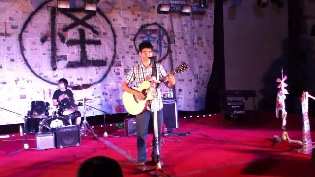 Талантливый казахский студент в Китае поет( Зайнула Мурат) смотреть онлайн