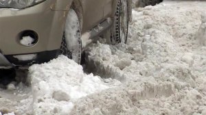 Новосибирск приходит в себя после сильнейшего снегопада, который обрушился на город в выходные