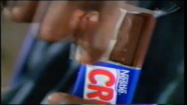 Shaquille O'Neal Nestle Crunch 'Vending Machine Shake' Chocolate Bar TV Commercial