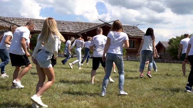 Флешмоб ANDREA #andreamebel #jerusalemadancechallenge #jerusalema смотреть онлайн