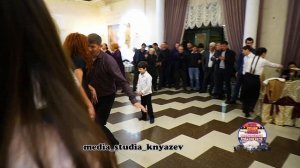 СВАДЬБА ШАМИЛЯ И ЗАЛИНЫ .МАМА ЖЕНИХА ТАНЦУЕТ С БРАТОМ.14.03.2020г.